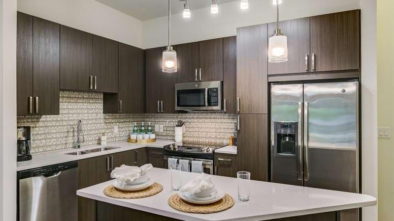 555 Ross Avenue photo