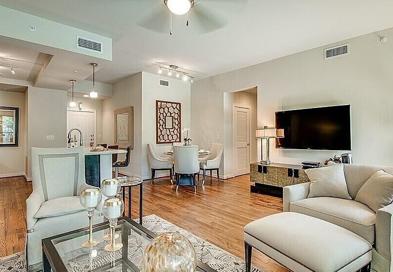 2900 West Dallas photo